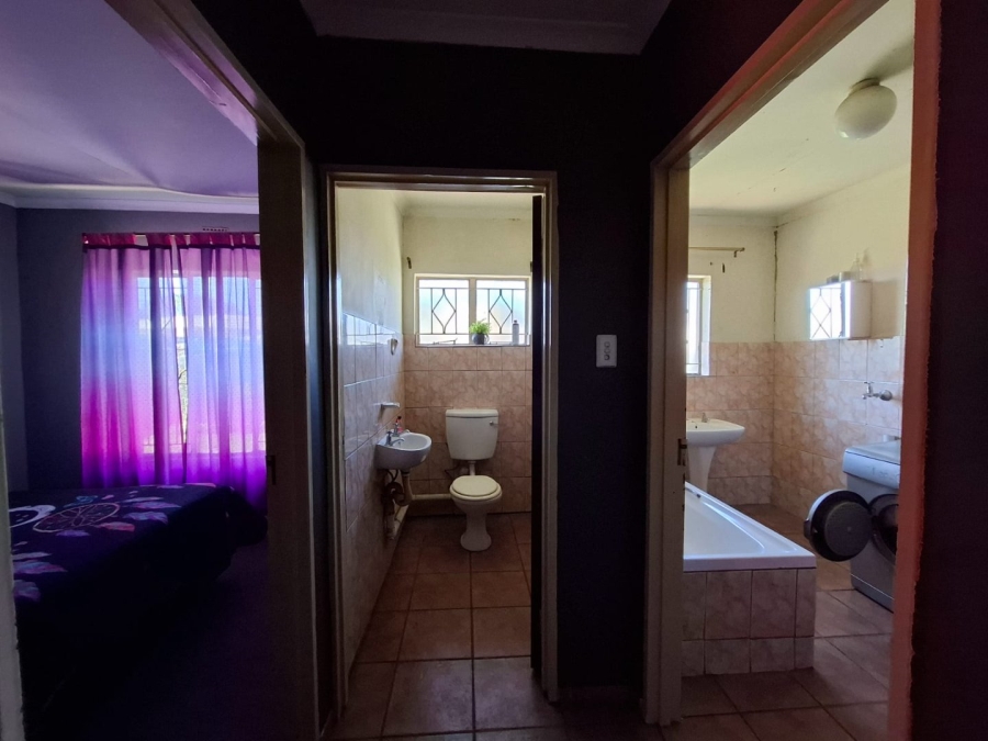 4 Bedroom Property for Sale in Oos Einde North West